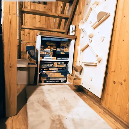 W Puszczy ,,kocanka Domek alpejski Mezyk