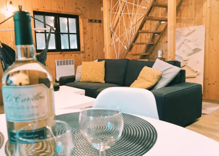 W Puszczy ,,kocanka Domek alpejski *